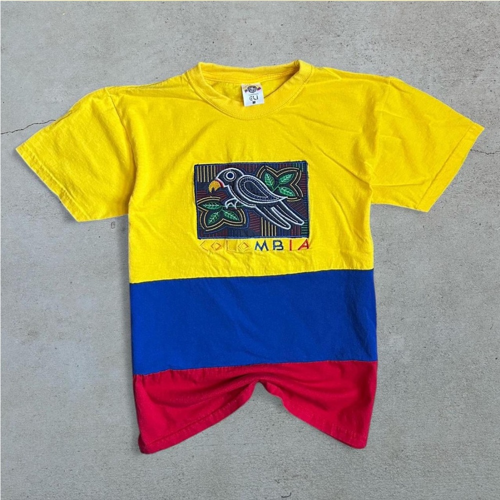 Vintage made in Columbia, Columbia embroidered Tee